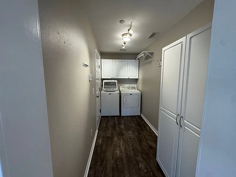 2811 Martin St — Photo 8
