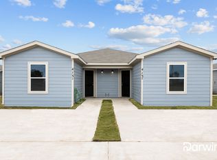 413 County Line Rd #B, Mabank, TX 75147