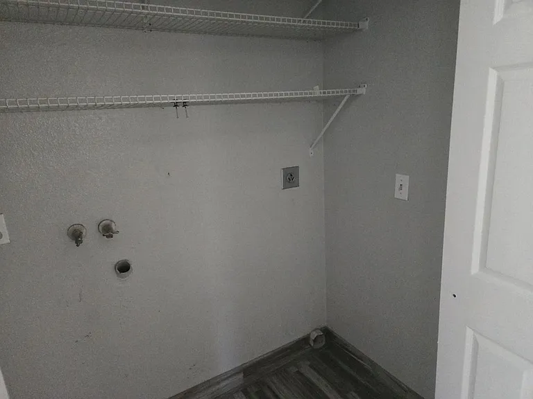 7305 Village Green Dr — Photo 5