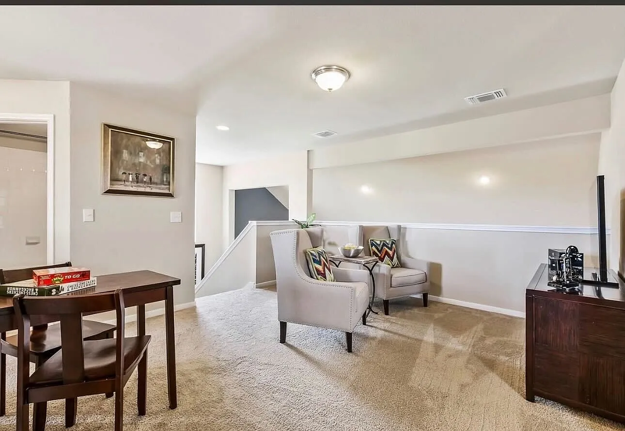 4 bed, 2.5 bath, 2494 sqft, $2,650 — Photo 3