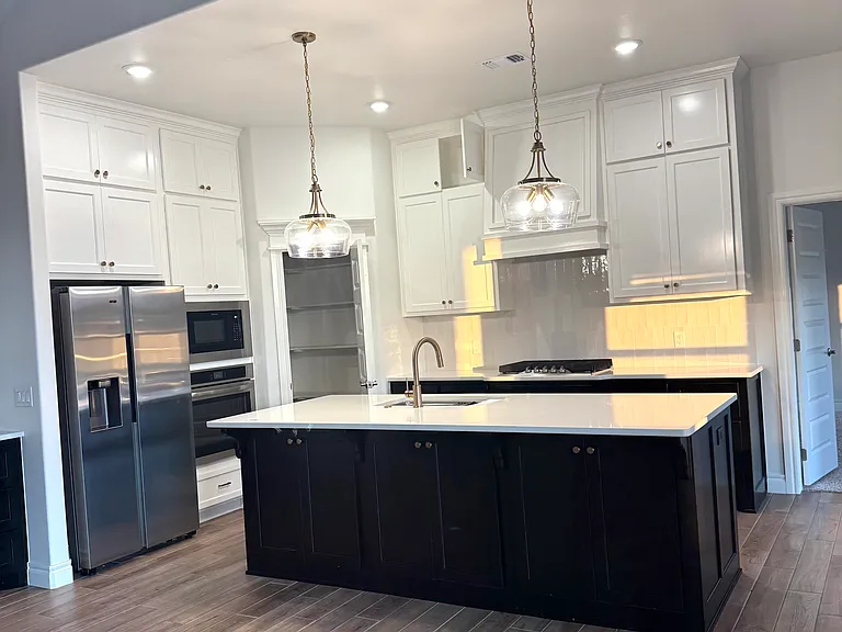 16125 Vermillion Dr — Photo 8