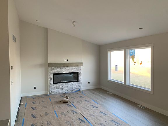 3rd image of 6611 Inwood Ridge Dr NE