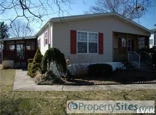 20 Hickory Hills Dr, Bath, PA 18014