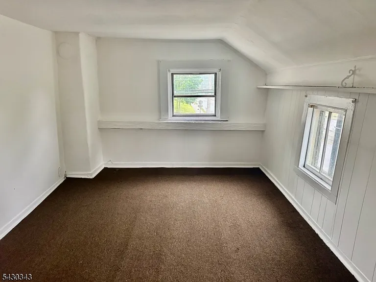944 Hamburg Tpke — Photo 14