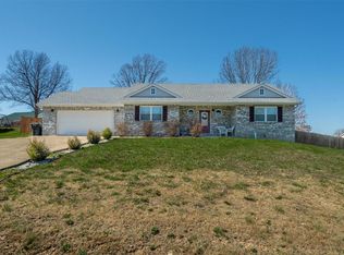 19715 Stallion Dr, Waynesville, MO 65583