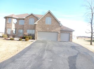 1146 Country Ct, Crete, IL 60417