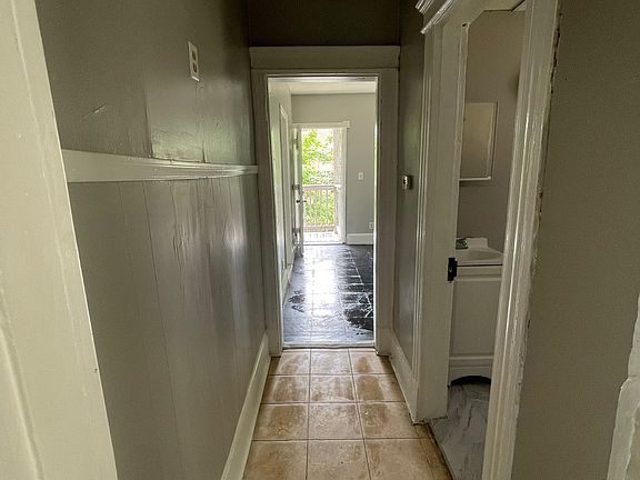 5th image of 187 Buckingham St #1W