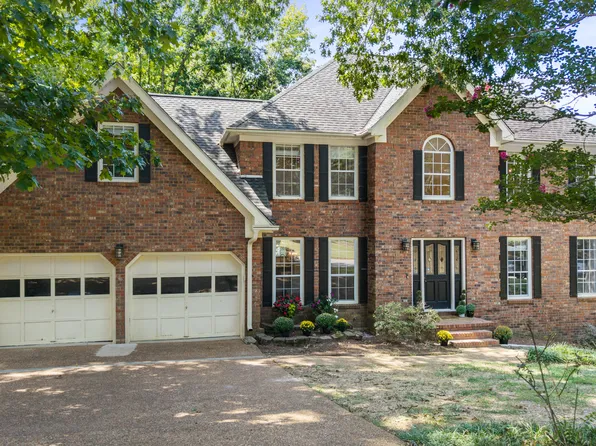 1704 Valley Forge Dr, Hixson, TN 37343