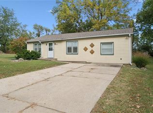 2012 NE Adams Dairy Rd, Blue Springs, MO 64014