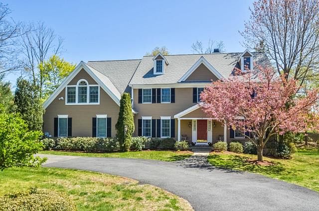 1st image of 1 Round House Ct