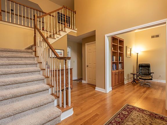 5th image of 1531 E Wingfield Dr