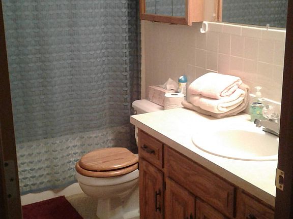 Main bath off hall
