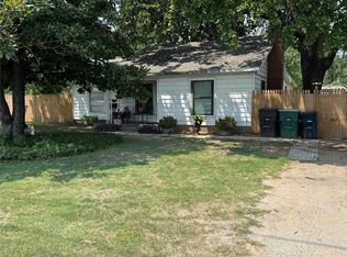 1132 Sandy Ln, Fort Worth, TX 76120