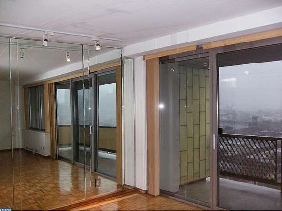 3rd image of 2401 Pennsylvania Ave APT 19C46