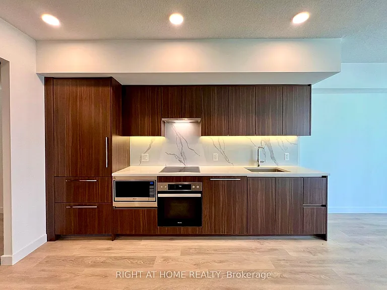 3 Concord Cityplace Way #828 — Photo 2