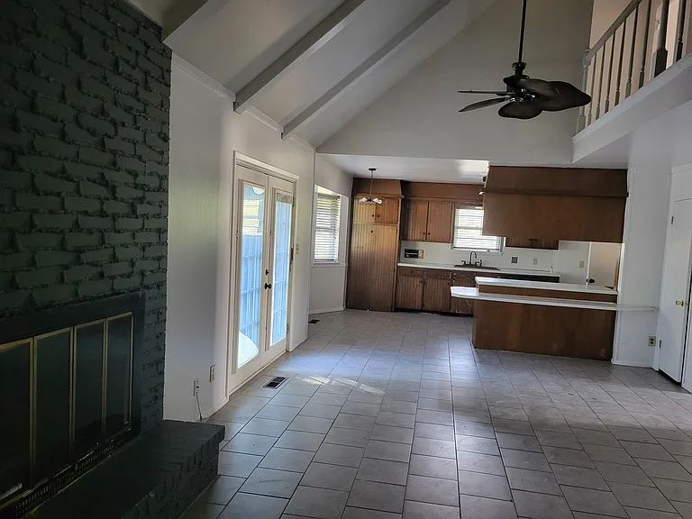 11727 S 86th Ave E — Photo 5