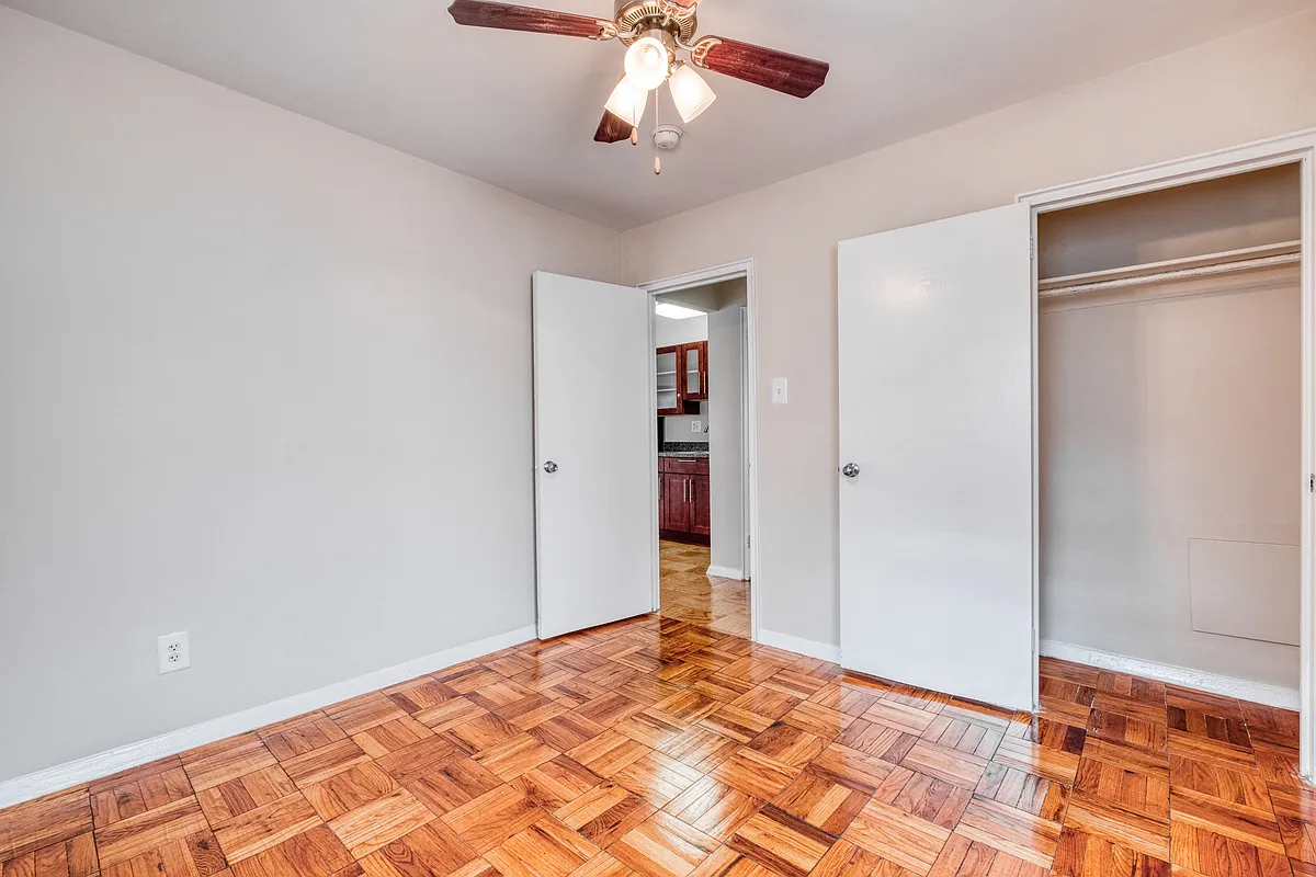 Building Photo - Capital Plaza Apartments