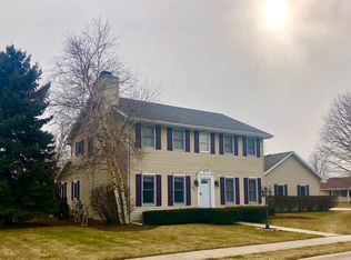 688 Hesburgh Dr, Manteno, IL 60950