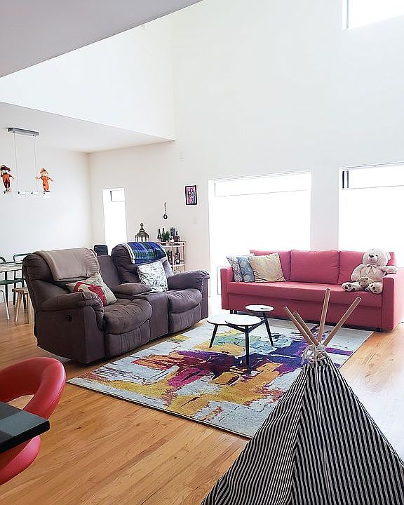 2nd image of 2334 Jackson St