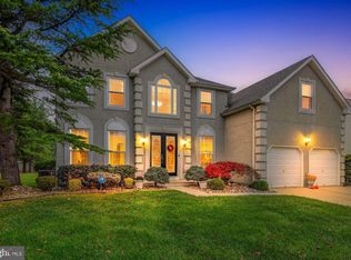 4 Redbud Dr, Sicklerville, NJ 08081