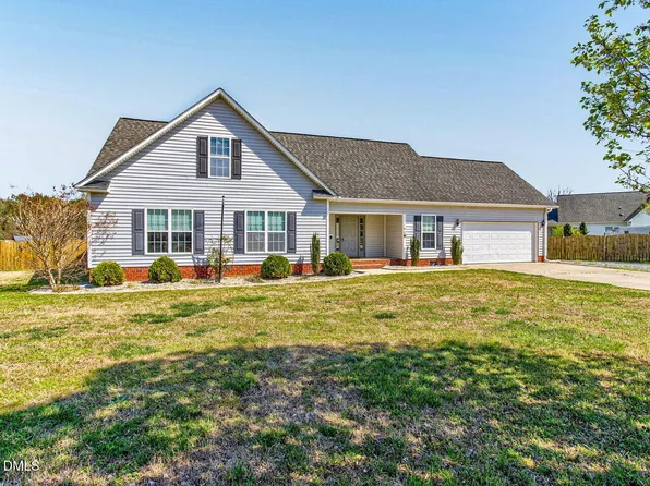 102 Clayside Dr, Pikeville, NC 27863