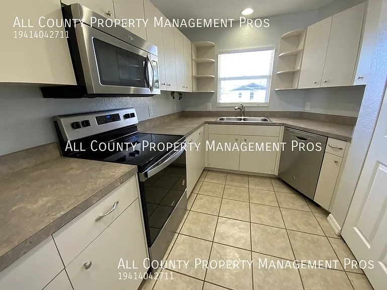 1189 Coleman Ave — Photo 3