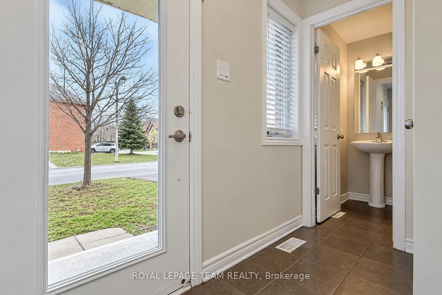 3 bed, $2,700 — Photo 2
