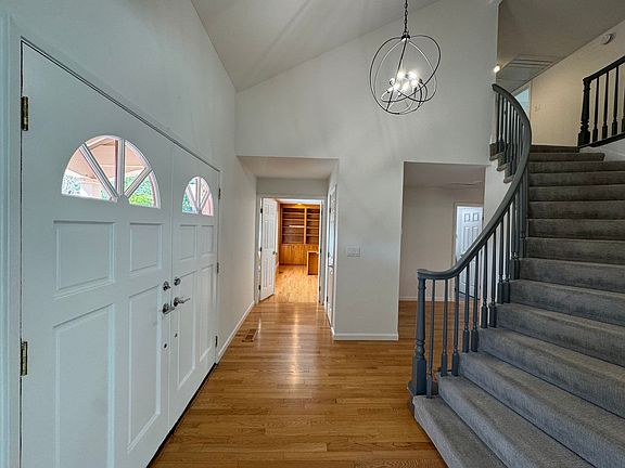 3rd image of 2468 Lavender Dr