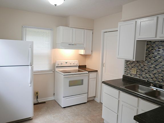 3rd image of 1028 Palmer Ave