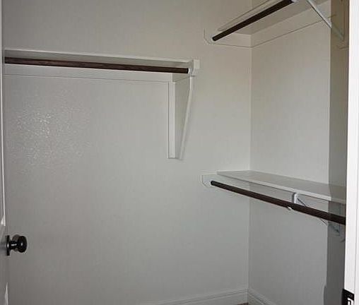 5th image of 4210 Stonegate Dr