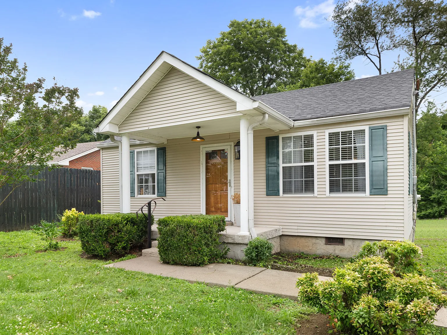 3 bed, 1016 sqft, $3,000 — Photo 4