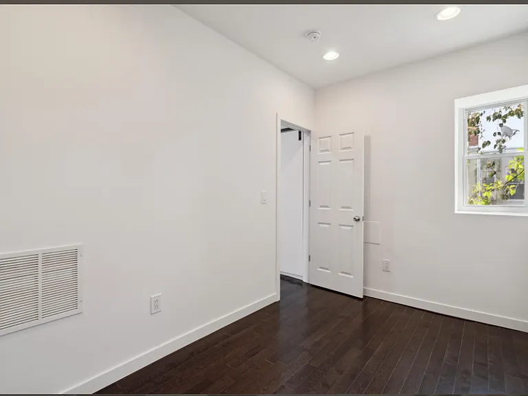 3149 Agate St — Photo 10