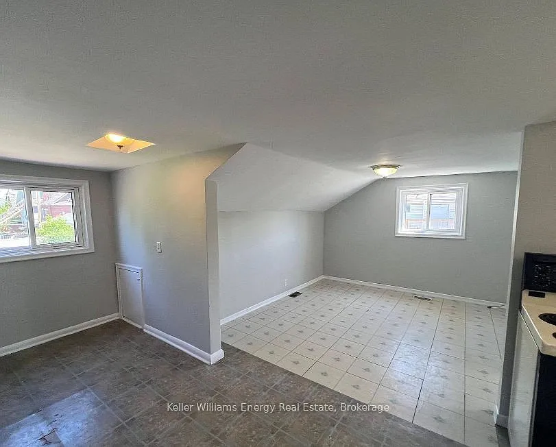 3 bed, $1,700 — Photo 4