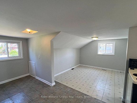 4th image of 169 Mary St N #2