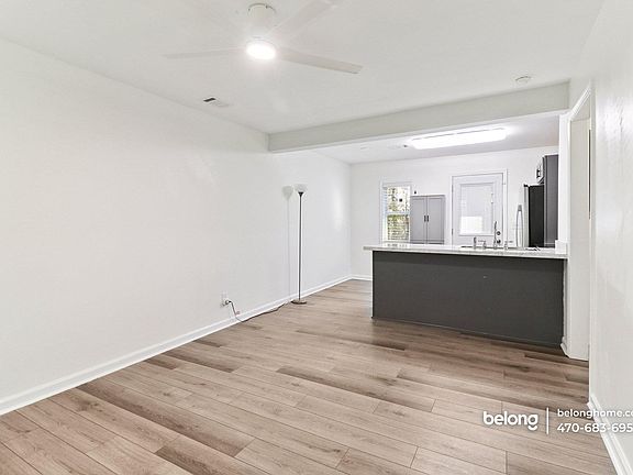 5th image of 839 Commodore Dr NW