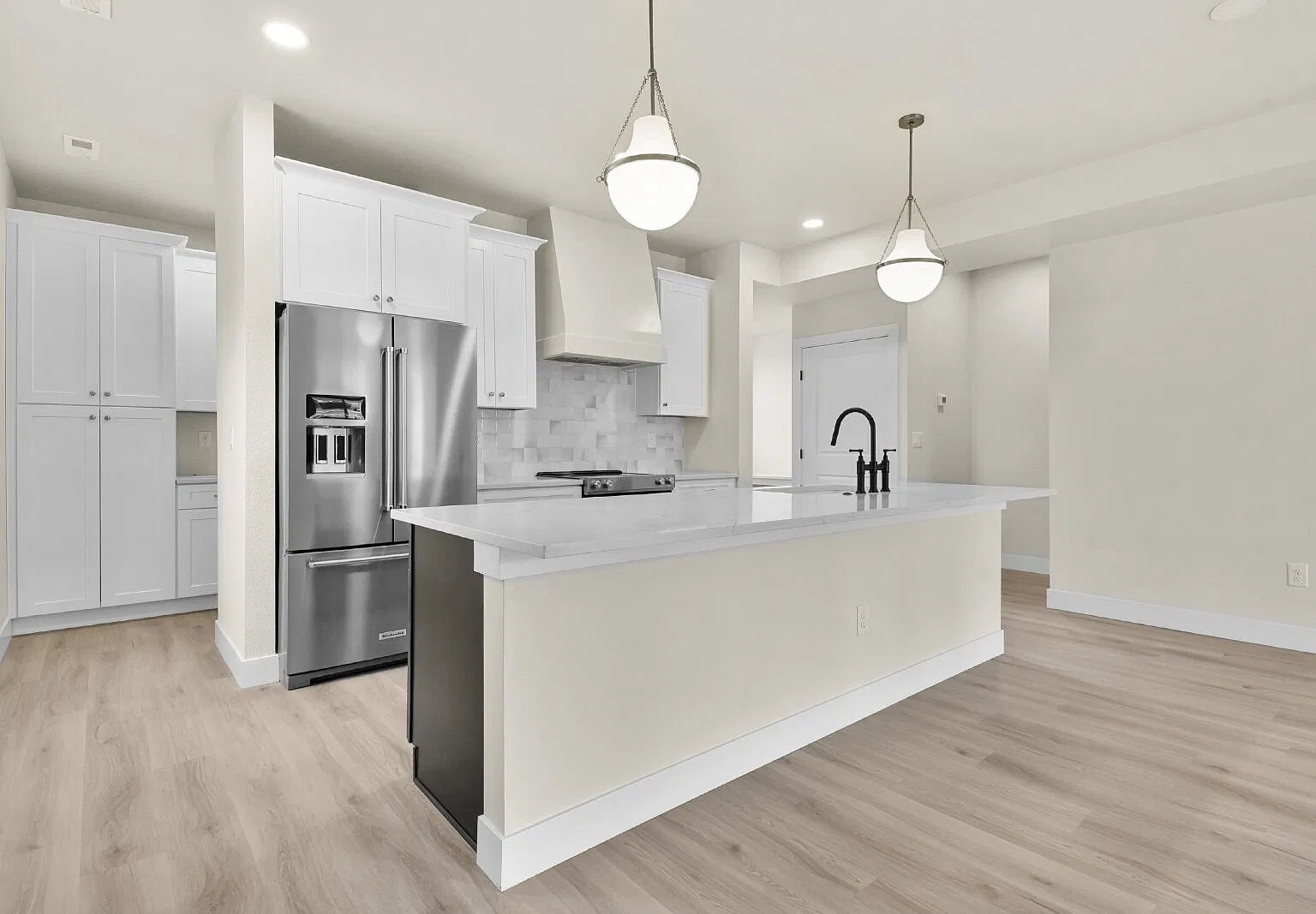 4 bed, 3.5 bath, 2282 sqft, $3,250 — Photo 4