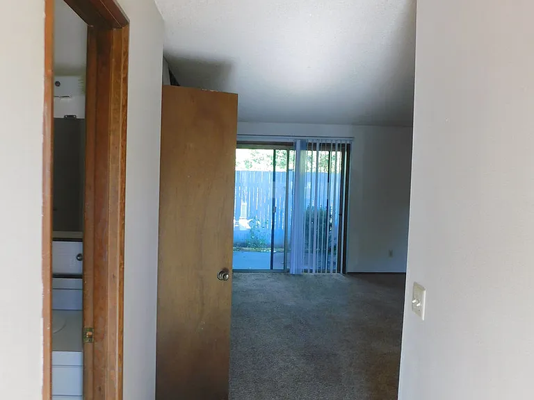 540 N Pine St #13 — Photo 2