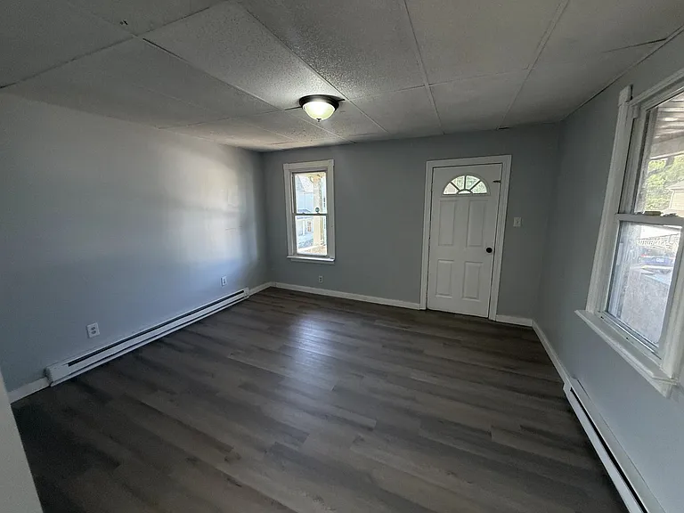 194 Green St — Photo 9