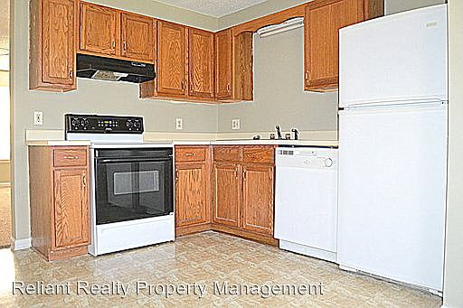 1st image of 105 Hickory Trce