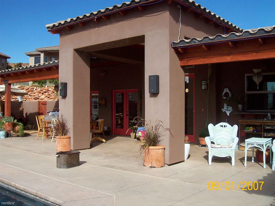 House - entry (2)