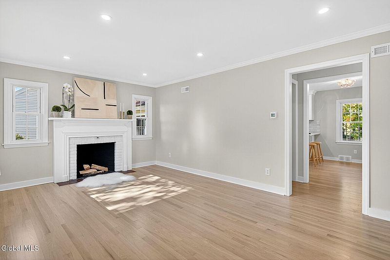 2nd image of 35 Witbeck Drive