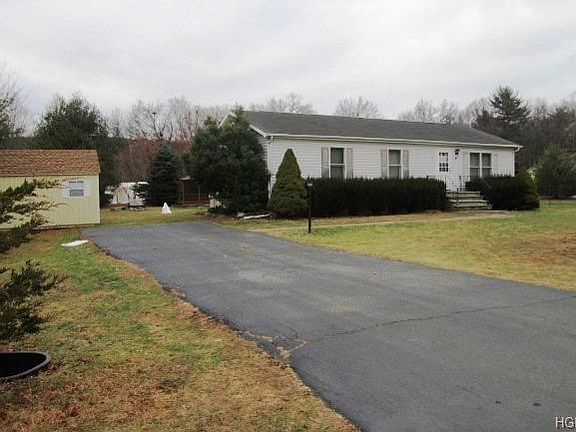2nd image of 38 Cora Rose Ln