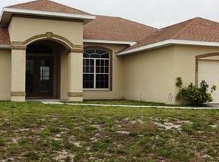 1040 NW 35th Pl, Cape Coral, FL 33993