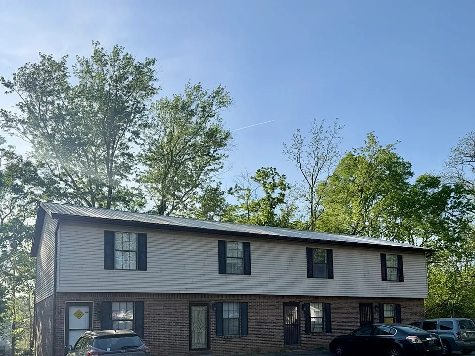 305 Lane Ave #3