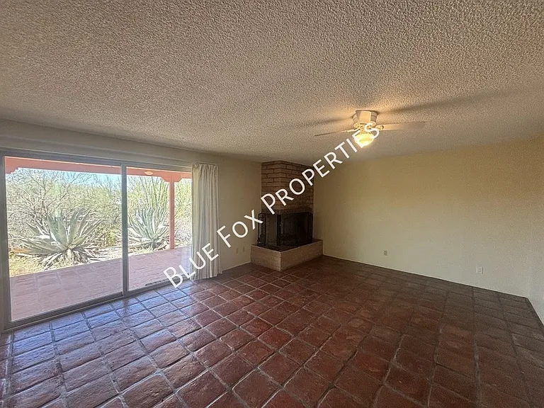 6521 N Calle Padre Felipe — Photo 12