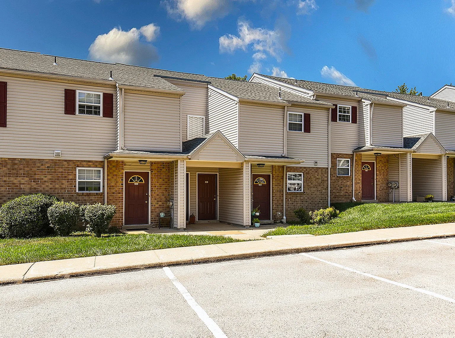 Wyntre Brooke Apartments — Photo 2