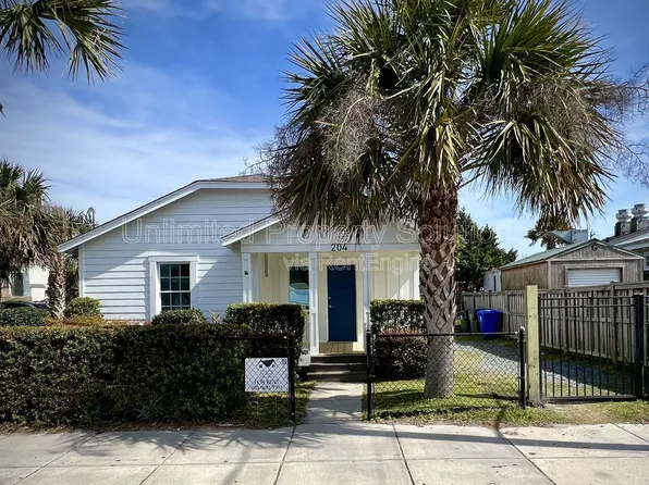 204 Cape Fear Blvd, Carolina Beach, NC 28428