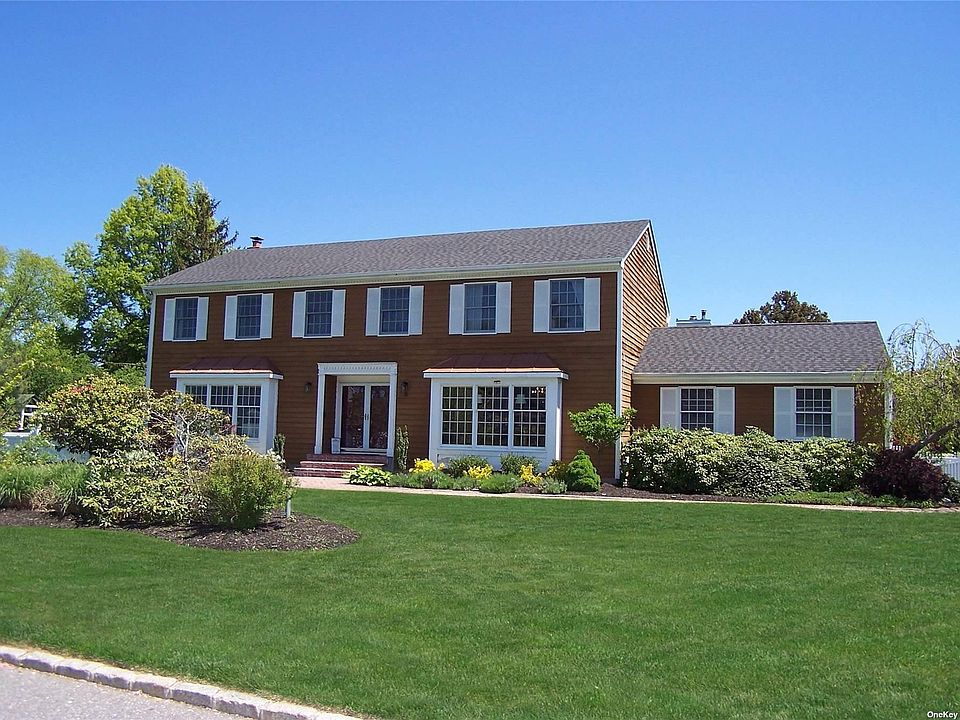 1st image of 9 Hallock Meadow Dr