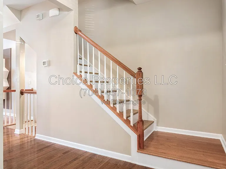 223 N Irwin Ave — Photo 13