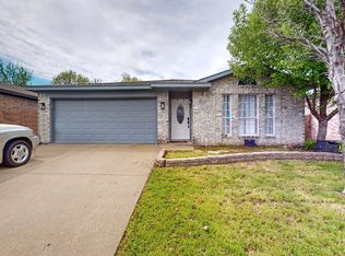 7909 Gardengate Ln, Fort Worth, TX 76137
